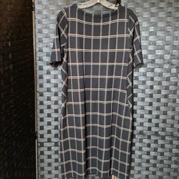 Dress - Picture 7 of 7